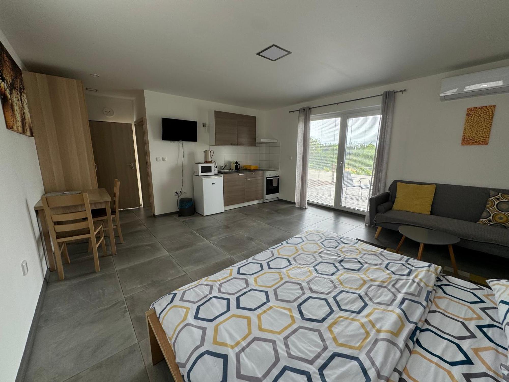 Apartmany Miromar Podivin Zewnętrze zdjęcie